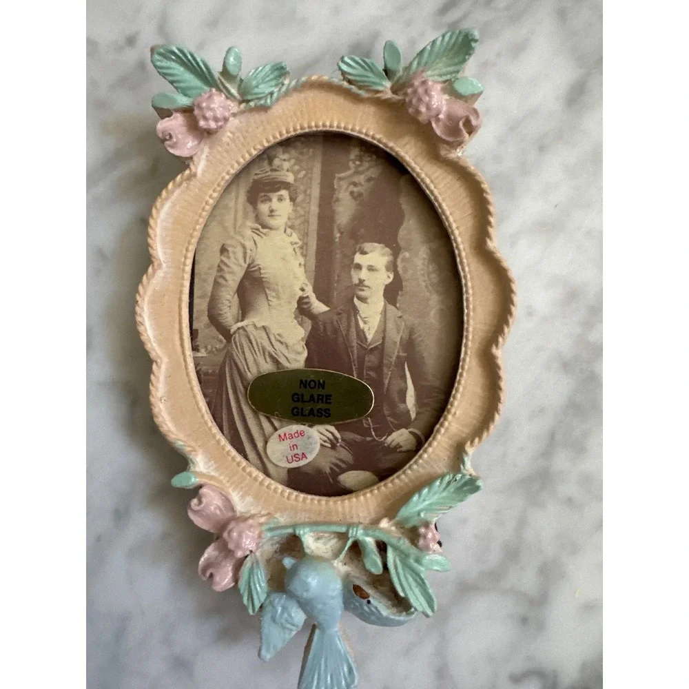 Vintage Bird and Floral Oval Picture Frame Non Glare Glass Made in USA Cream 5